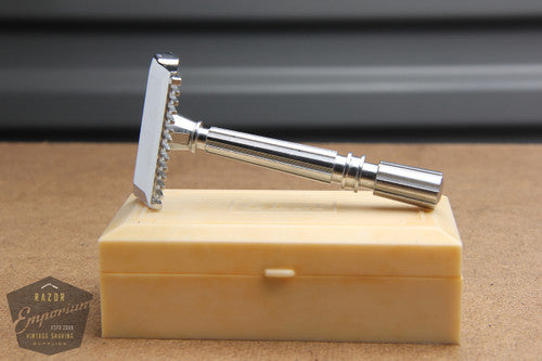 Gem 1940's Micromatic SE Safety Razor w/ Cream Bakelite Case