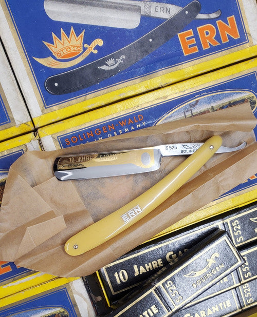 Ern Wald Solingen 3083 Straight Razor hot Vanadian Made in Germany Original Box