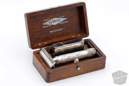 1921 Gillette New Improved Richwood Safety Razor Set