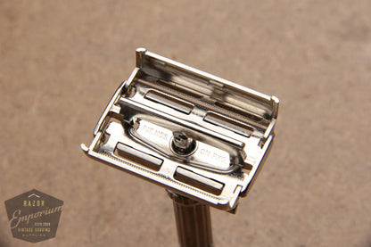 Gillette 1962 Slim Adjustable DE Safety Razor / H3