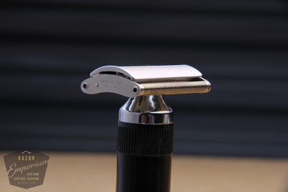 Stahly Live Blade Wind Up Vibrating DE Safety Razor - Black Handle