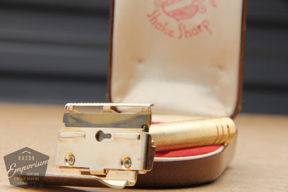 Shake Sharp DE Safety Razor in Case - Gold