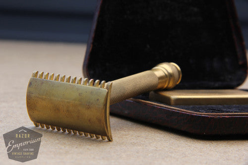 Gillette 1920's Old Type DE Safety Razor in Trapezoidal Presentation Case