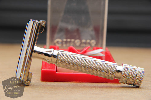 Gillette 1940's British Aristocrat DE Safety Razor in Red Case  - Mint