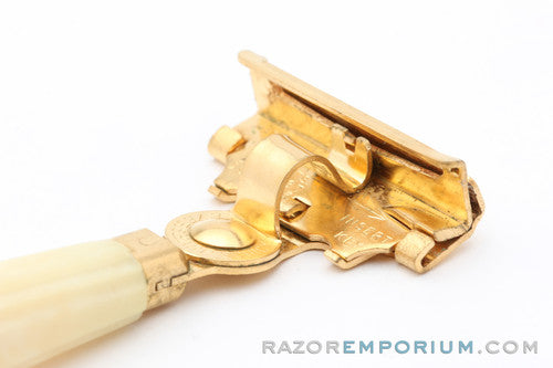 1950's Eversharp Schick Gold Injector Razor with Cream Bakelite Handle