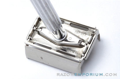 1959 Gillette Light Blue Tip DE Super Speed Razor E1