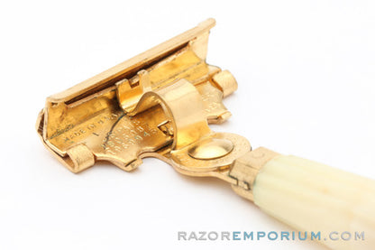 1950's Eversharp Schick Gold Injector Razor with Cream Bakelite Handle