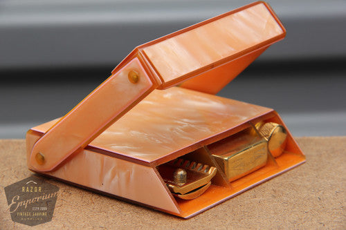 Gillette 1925 Milady Decollete DE Safety Razor in Coral Case