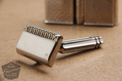 Ever-Ready 1912 Style Single Edge Safety Razor in Metal Wall Hanger in original packaging