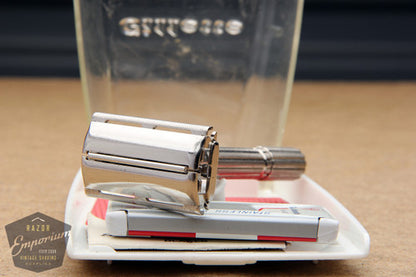 Gillette 1967 Slim Adjustable Safety Razor w/ Red Case M4