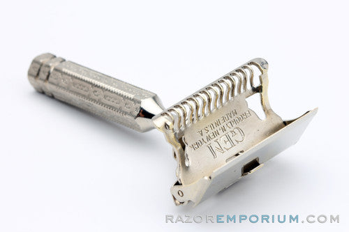 1940's Gem 1912 - Style Single Edge Safety Razor in Metal Case