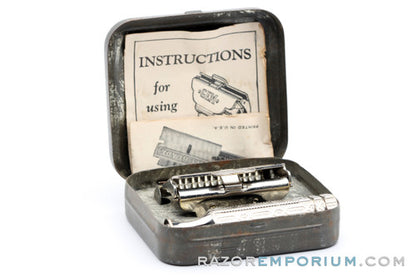 1940's Gem 1912 - Style Single Edge Safety Razor in Metal Case