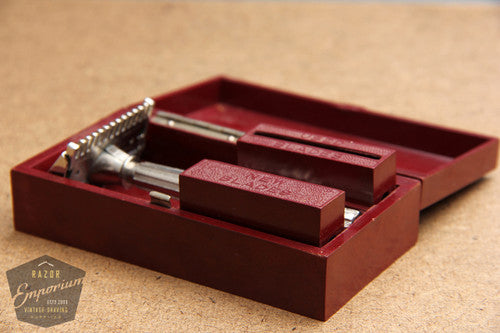 Gem 1930's Micromatic Single Edge Razor in Art Deco Case / Maroon* Revamped Nickel